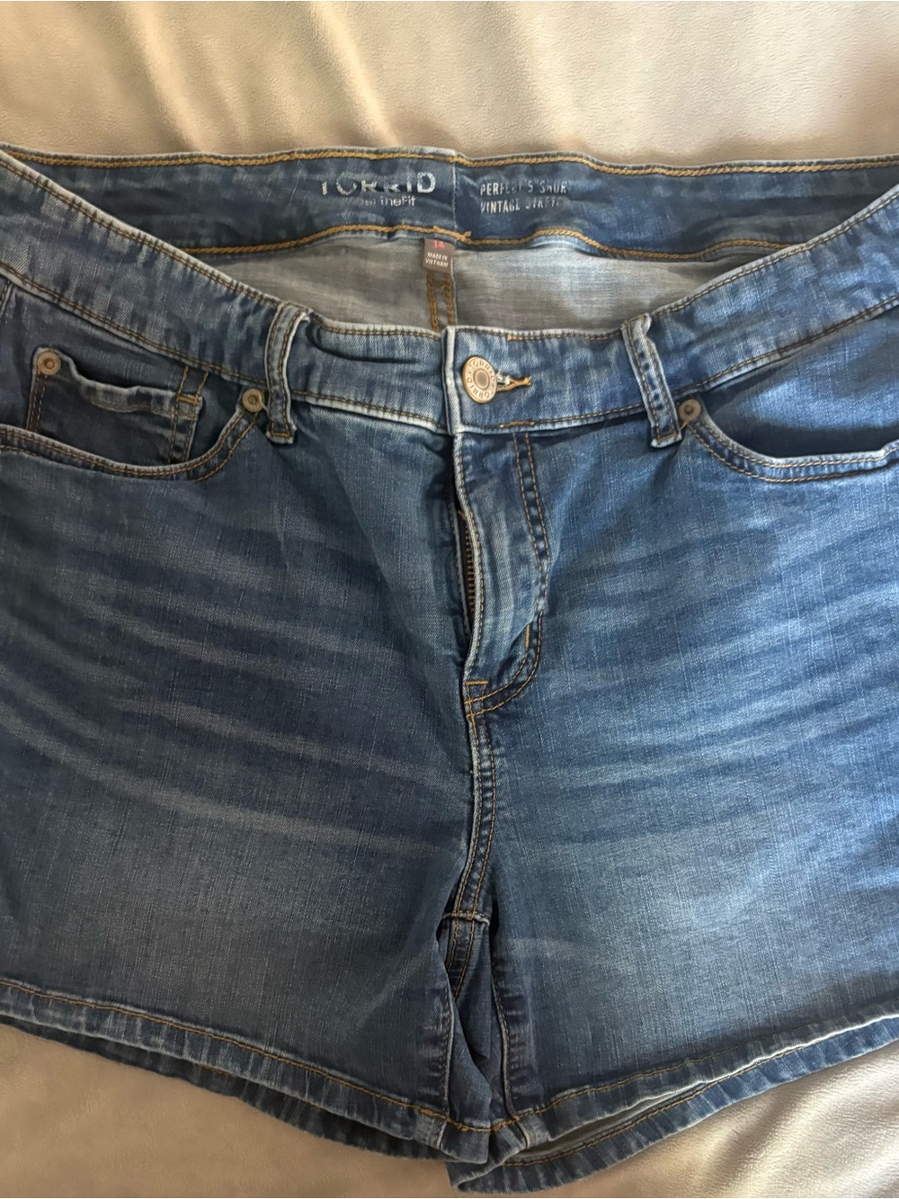 Vintage Blue Denim Women's Shorts - Classic Five-Pocket Style